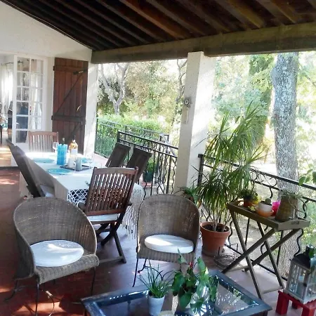 With Large Spacious Apartment, Privatized With Big Garden And Swimming Pool * Beaulieu (Herault)